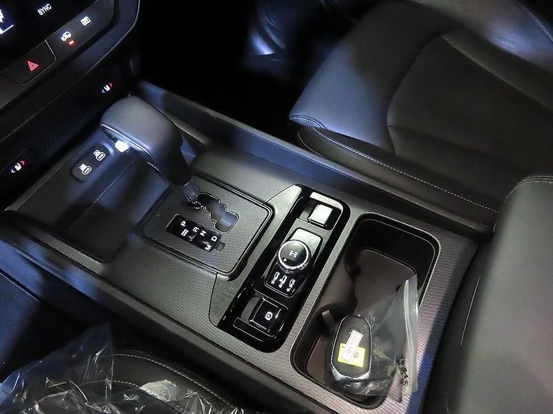 SsangYong Musso 2.2 672980 Automatic КРАЙНА ЦЕНА: 29534 EUR !!!РЕА, снимка 12 - Автомобили и джипове - 55968146