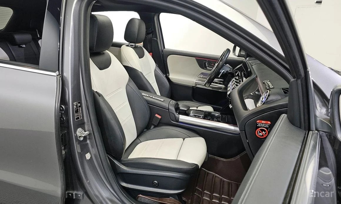 Mercedes-Benz GLA 250 4MATIC* AMG* DISTRONIC* ПОДГРЕВ* ПАНОРАМА* КЕЙЛЕС, снимка 9 - Автомобили и джипове - 53874420