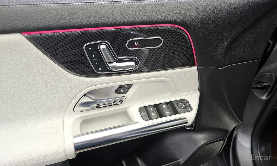 Mercedes-Benz GLA 250 4MATIC* AMG* DISTRONIC* ПОДГРЕВ* ПАНОРАМА* КЕЙЛЕС, снимка 7 - Автомобили и джипове - 53874420