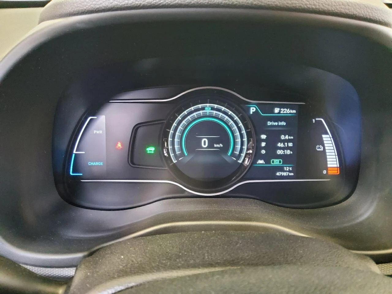 Hyundai Kona 42KWh TREND термопомпа, снимка 4 - Автомобили и джипове - 54592004