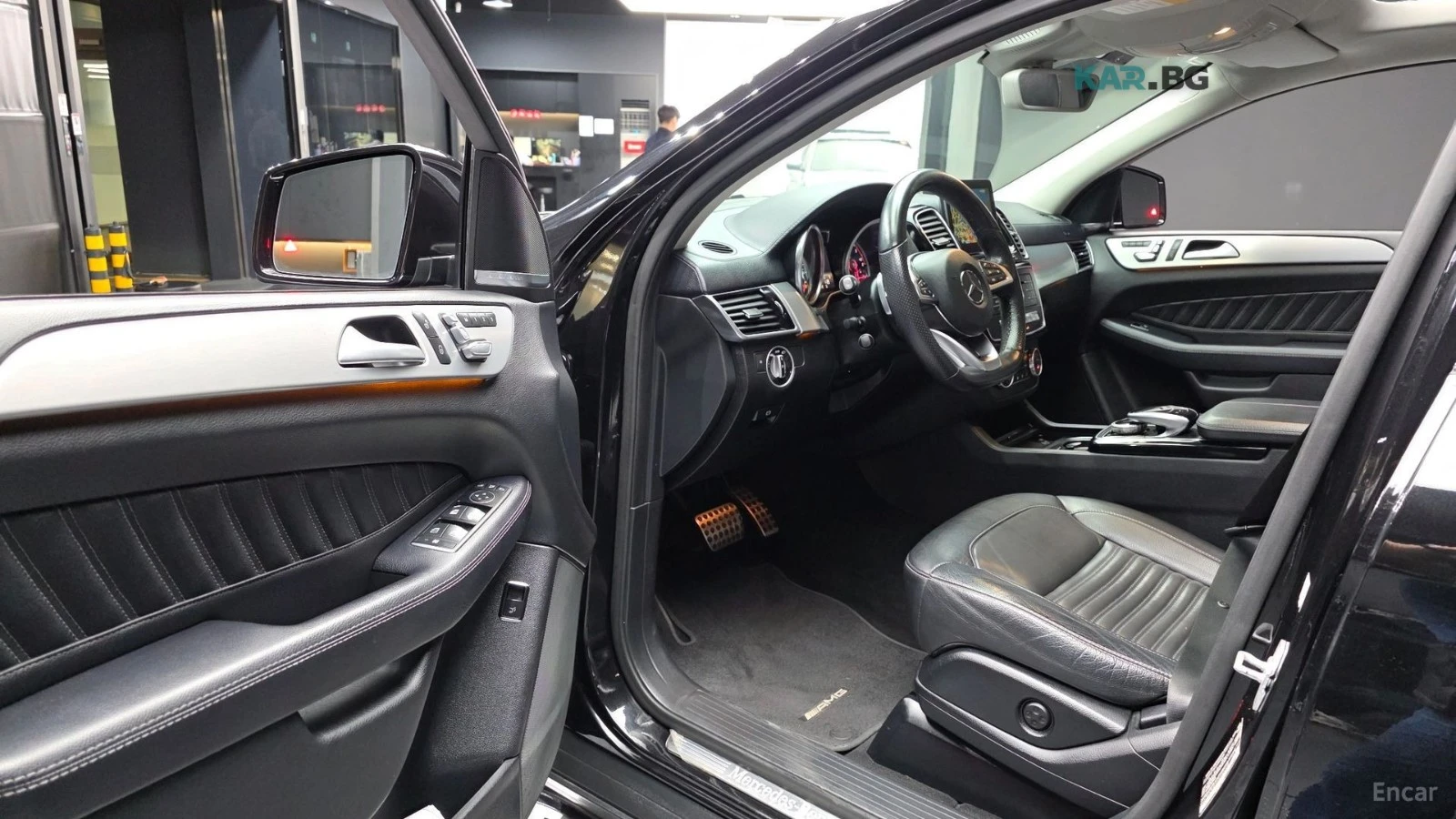 Mercedes-Benz GLE 350 AMG* 4MATIC* 360* ПОДГРЕВ* КОЖА* ПАНОРАМА* , снимка 10 - Автомобили и джипове - 54914007