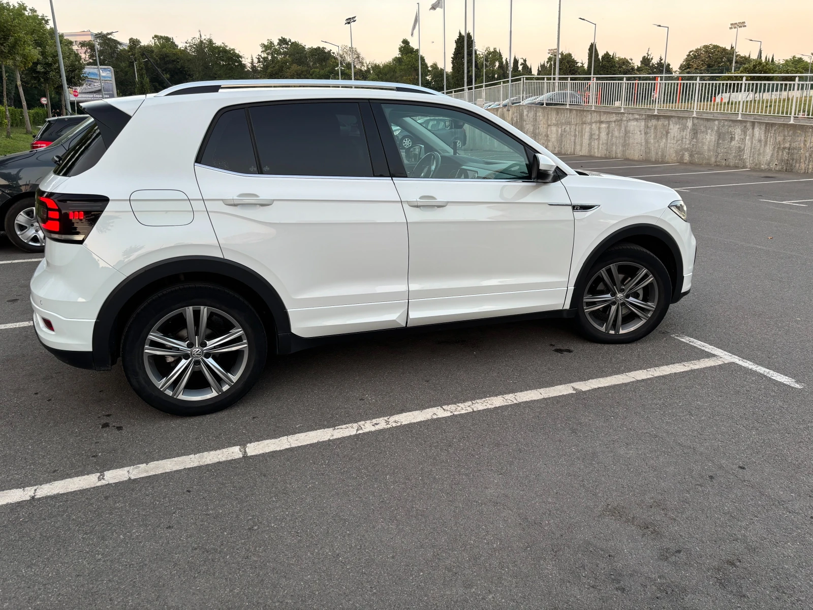 VW T-Cross DSG | R-Line | 71000km, снимка 3 - Автомобили и джипове - 55546100