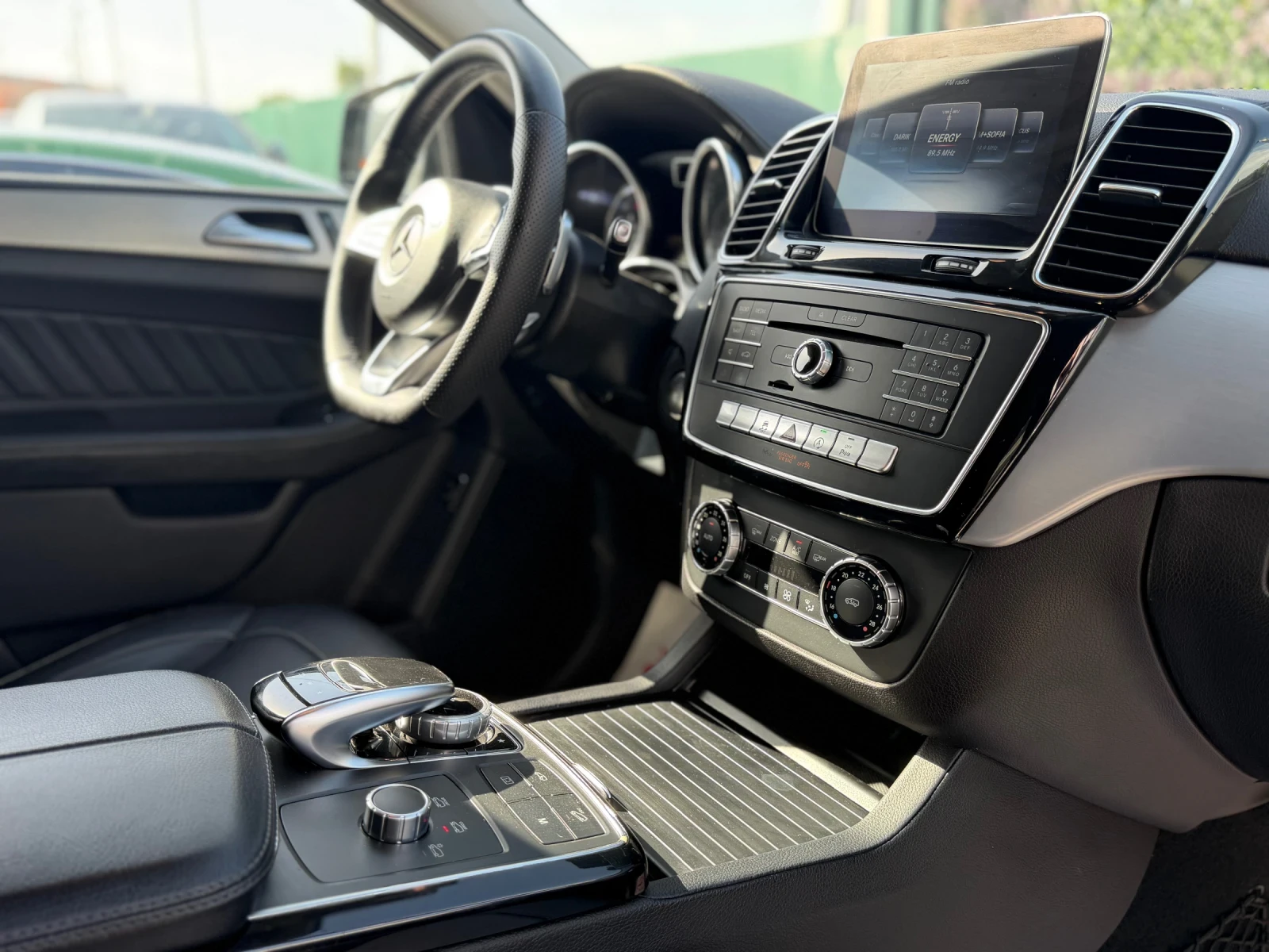 Mercedes-Benz GLE 350 AMG/LED/NAVI/KEYLESS/СОБСТВЕН ЛИЗИНГ, снимка 11 - Автомобили и джипове - 56066520