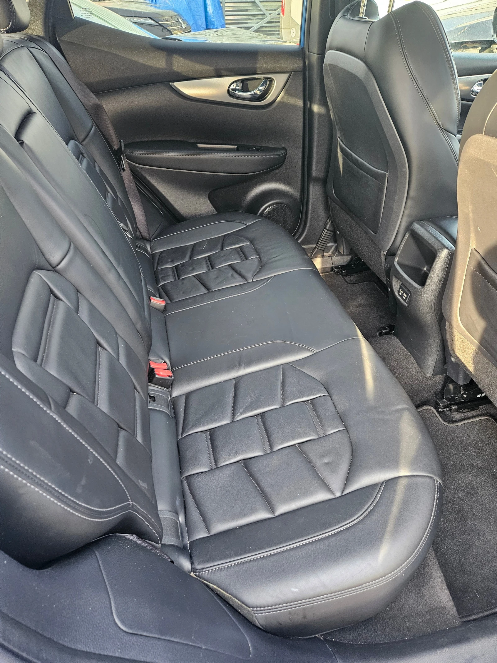 Nissan Qashqai 1.7 dCi 4x4 Tekna, снимка 14 - Автомобили и джипове - 56201409