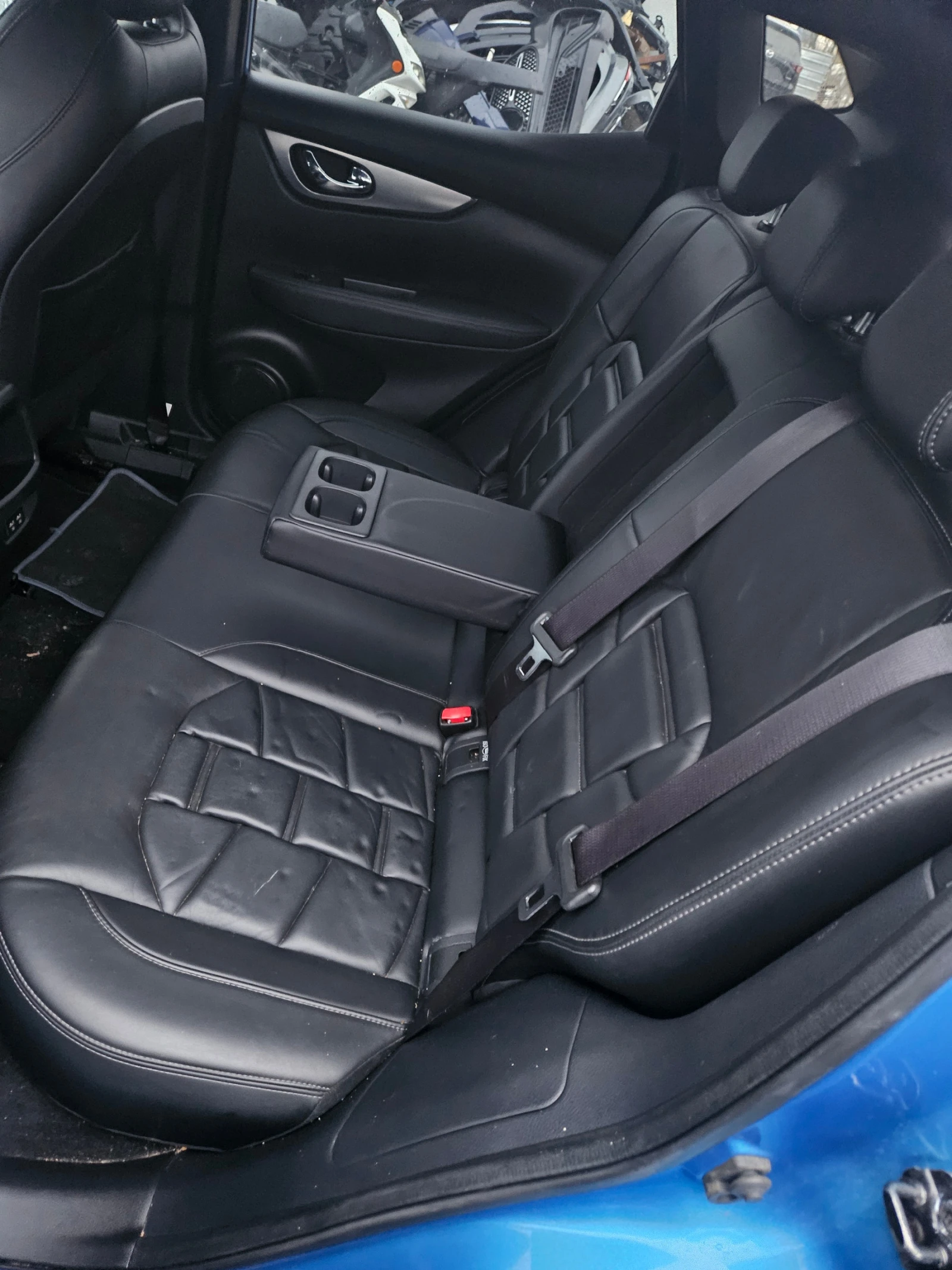 Nissan Qashqai 1.7 dCi 4x4 Tekna, снимка 9 - Автомобили и джипове - 56201409