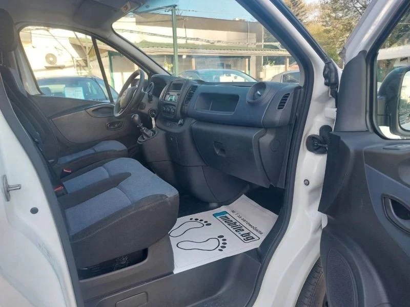 Opel Vivaro Opel Vivaro 1, 6 2017г, снимка 8 - Бусове и автобуси - 52869284