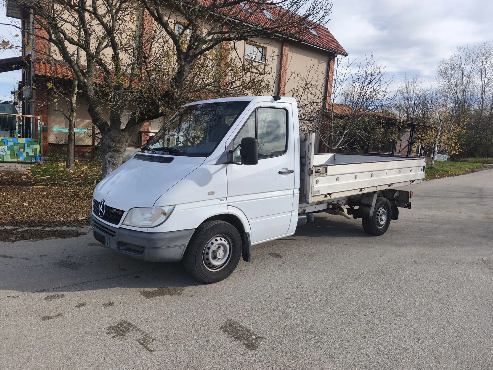 Mercedes-Benz 316 Бордови Swiss - изображение 2