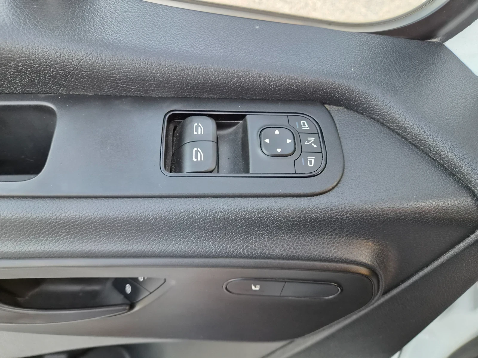 Mercedes-Benz Sprinter 316 CDI * Автоматик * Нави * Клима, снимка 11 - Бусове и автобуси - 55532834