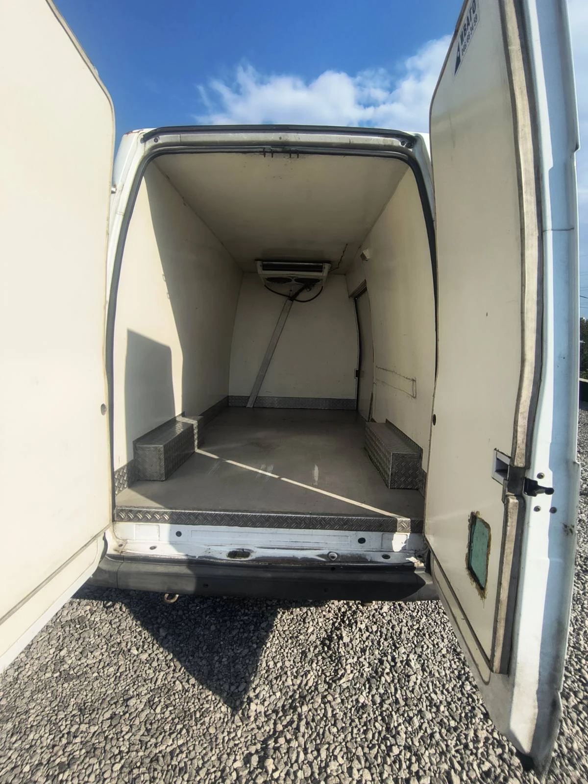Ford Transit Хладилен, снимка 5 - Бусове и автобуси - 56165437