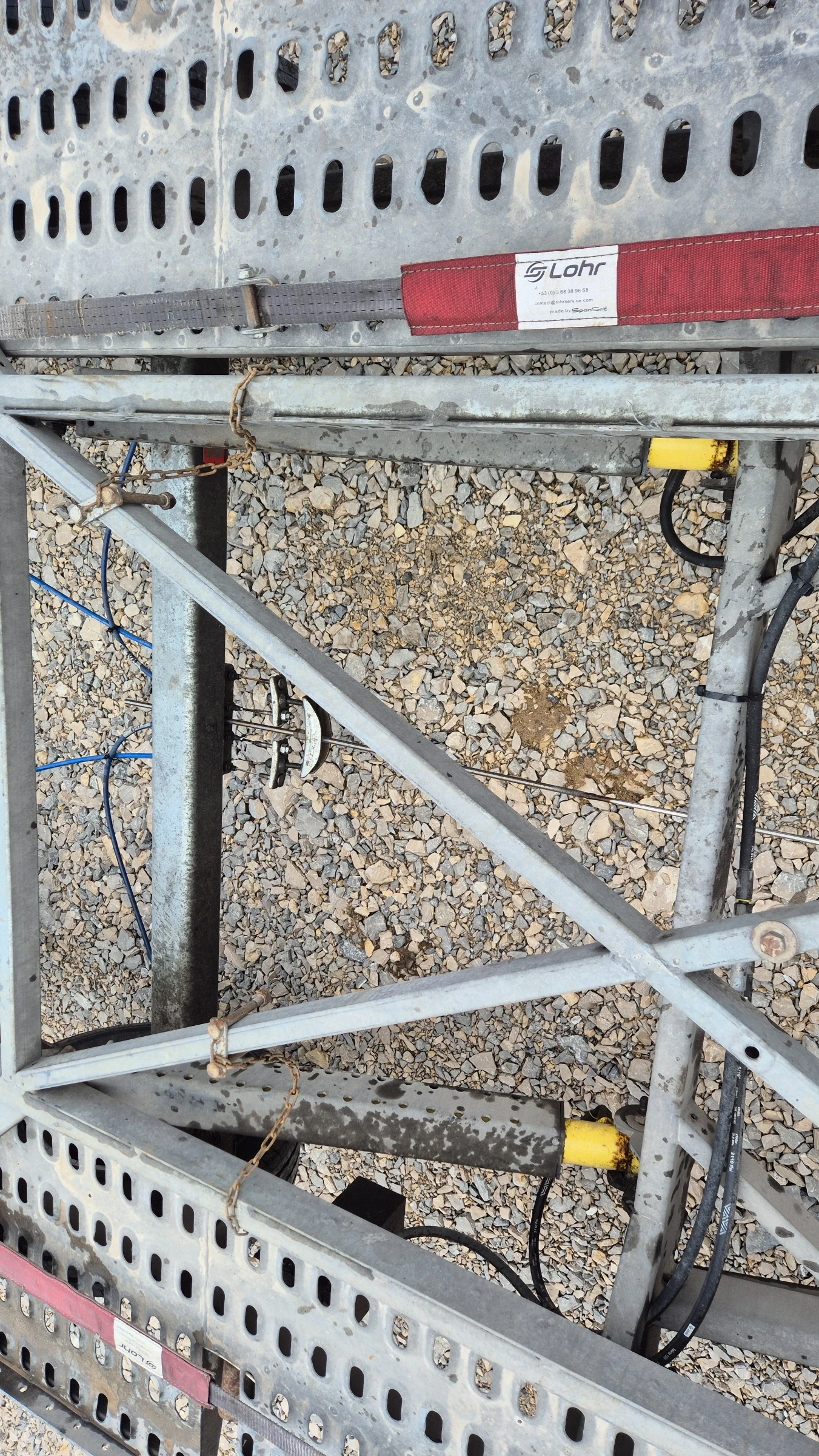 За автомобил Други Етажерка Beschantrailers, снимка 2 - Ремаркета - 54035695