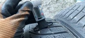 Гуми Зимни 235/55R19, снимка 4