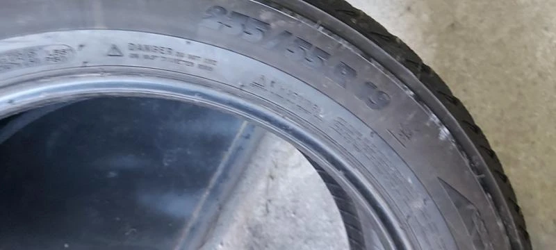 Гуми Зимни 235/55R19, снимка 8 - Гуми и джанти - 35125034