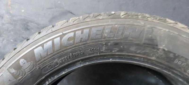 Гуми Зимни 235/55R19, снимка 5 - Гуми и джанти - 35125034