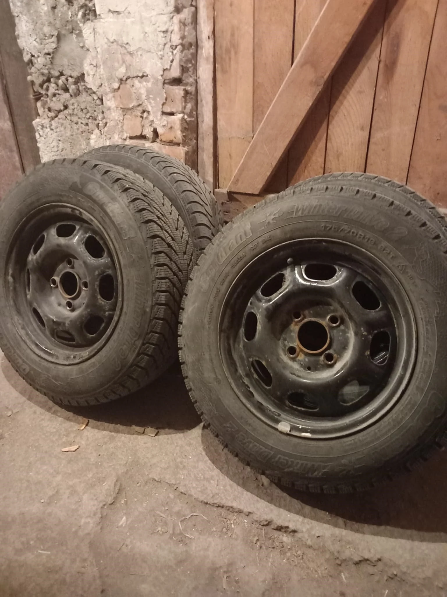 Гуми с джанти Debica 175/70R13