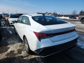 Hyundai Elantra Essential IVT, снимка 4