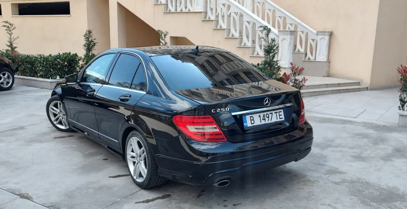 Mercedes-Benz C 250 AMG / Facelift, снимка 4 - Автомобили и джипове - 46597432