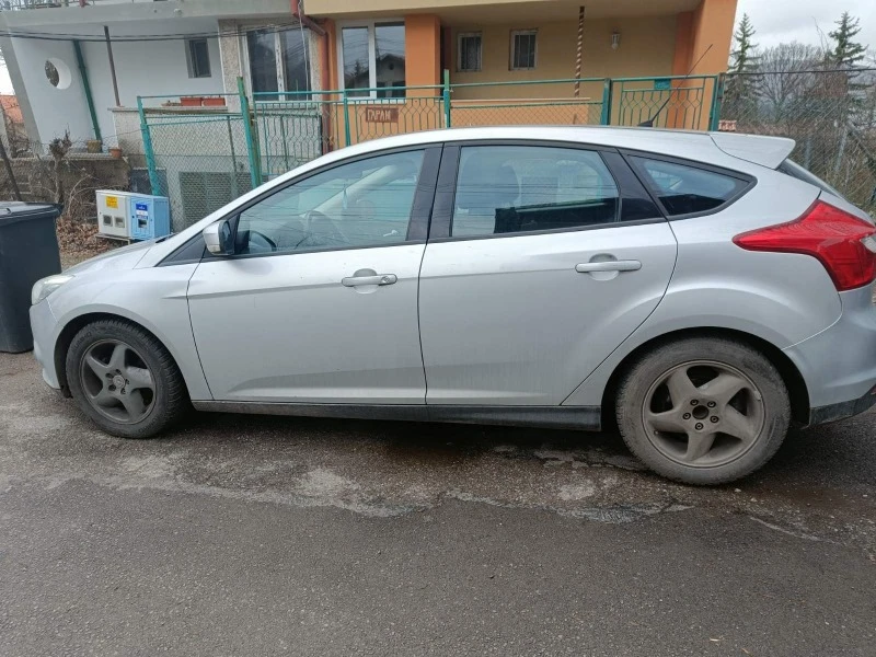 Ford Focus 1.6 TDCI, снимка 3 - Автомобили и джипове - 46899108