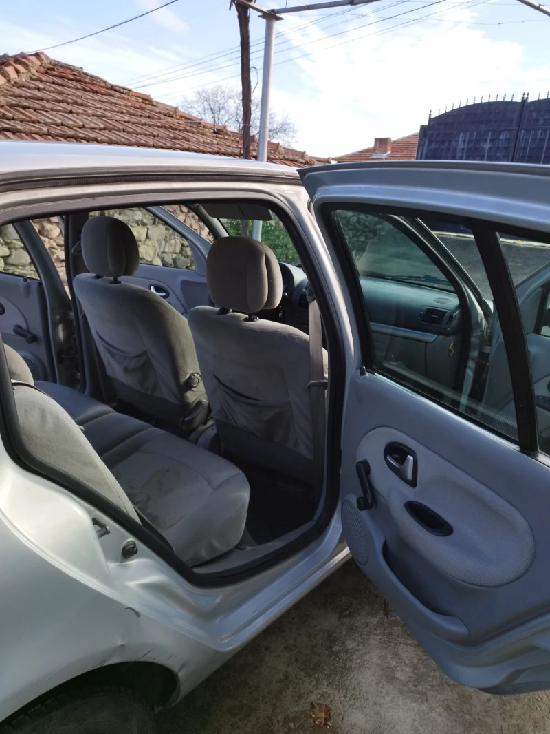 Renault Clio 1.5 DCI, снимка 4 - Автомобили и джипове - 48273149