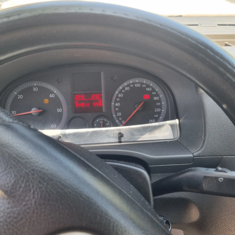 VW Caddy, снимка 5 - Автомобили и джипове - 52927982