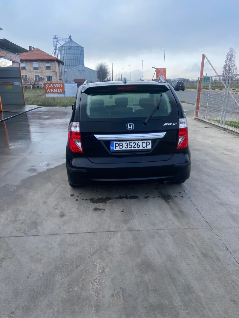 Honda Fr-v, снимка 4 - Автомобили и джипове - 52887171
