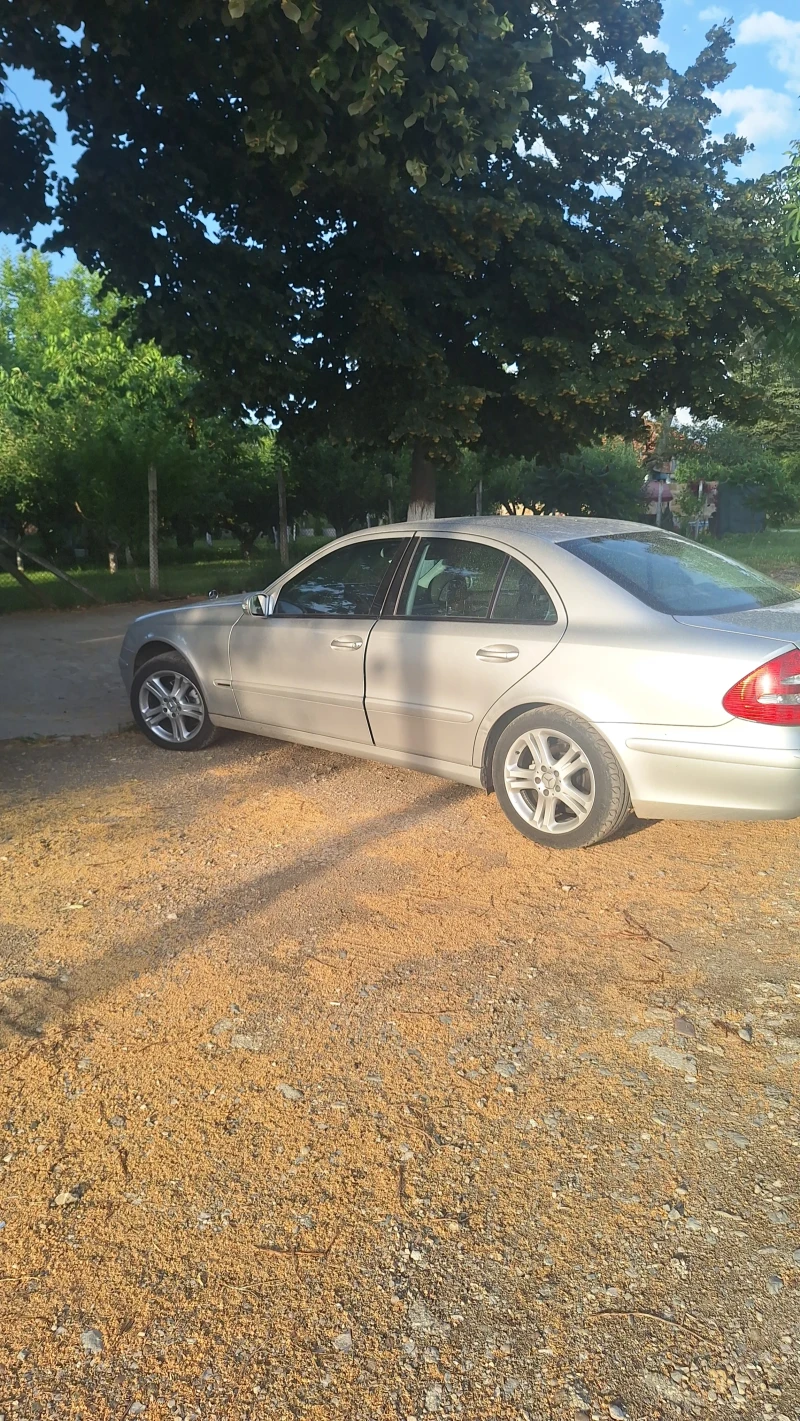 Mercedes-Benz E 200, снимка 2 - Автомобили и джипове - 53095523