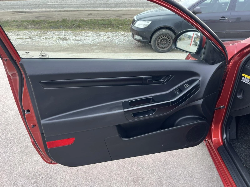 Kia Ceed 1.4I 109кс EURO 4 КЛИМАТИК, снимка 7 - Автомобили и джипове - 53277077