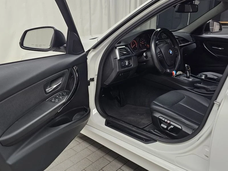 BMW 320 * F30* 320d* M* SPORT* , снимка 9 - Автомобили и джипове - 55511688