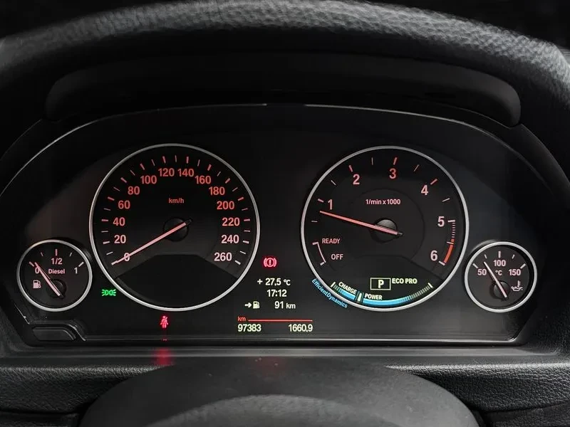 BMW 320 d - САМО 30% АВАНС, снимка 8 - Автомобили и джипове - 56016321