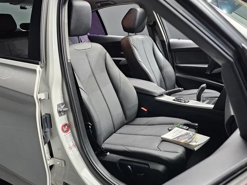 BMW 320 d - САМО 30% АВАНС, снимка 12 - Автомобили и джипове - 56016321
