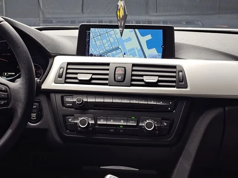BMW 320 d - САМО 30% АВАНС, снимка 14 - Автомобили и джипове - 56016321