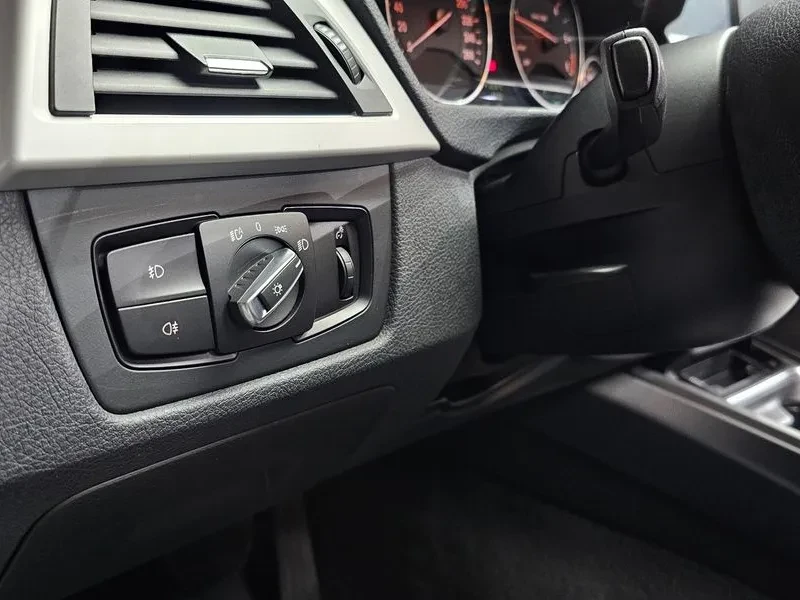 BMW 320 d - САМО 30% АВАНС, снимка 17 - Автомобили и джипове - 56016321
