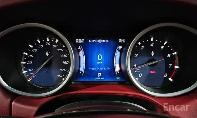 Maserati Ghibli SQ4, снимка 9 - Автомобили и джипове - 56047604
