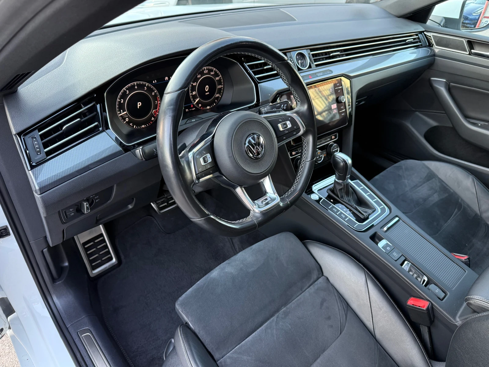 VW Arteon R-line 2.0TSI (190hp) DSG/Panorama/Digital Cockpit - изображение 10