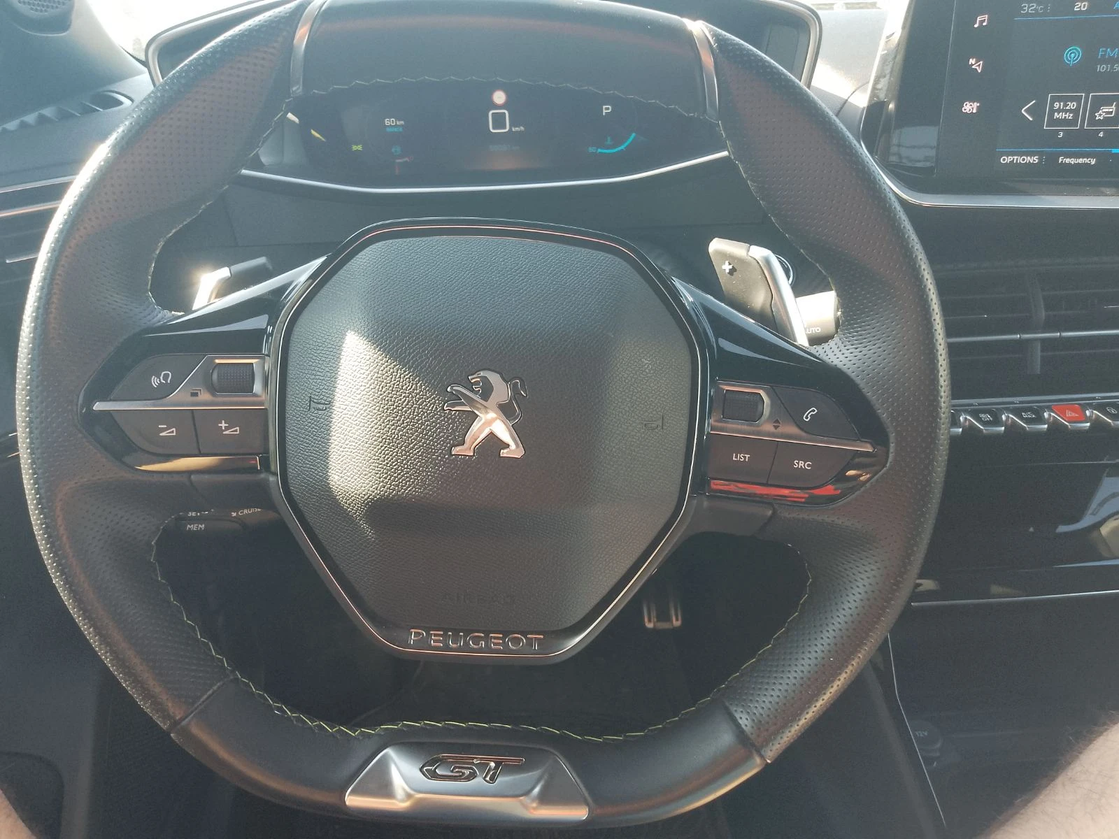 Peugeot 2008 GT - изображение 10