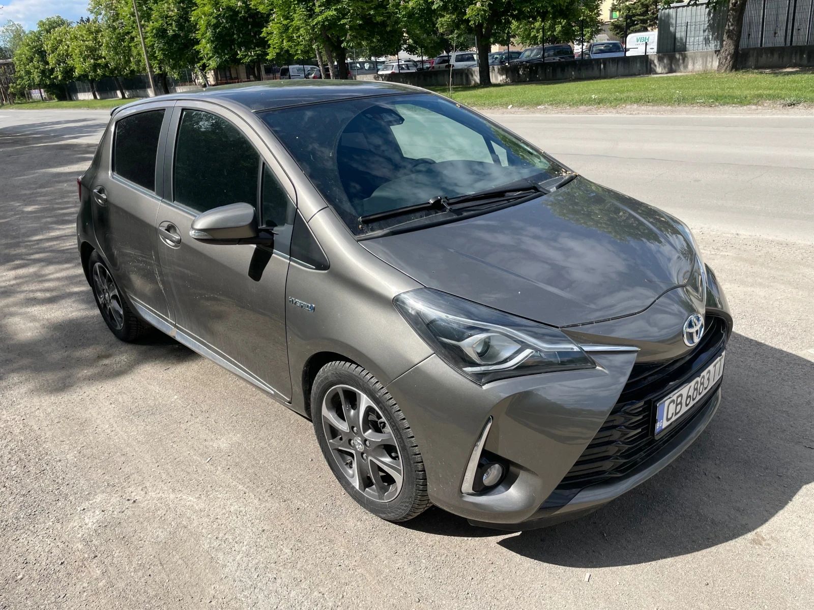 Toyota Yaris 1.5 Хибрид  - изображение 4