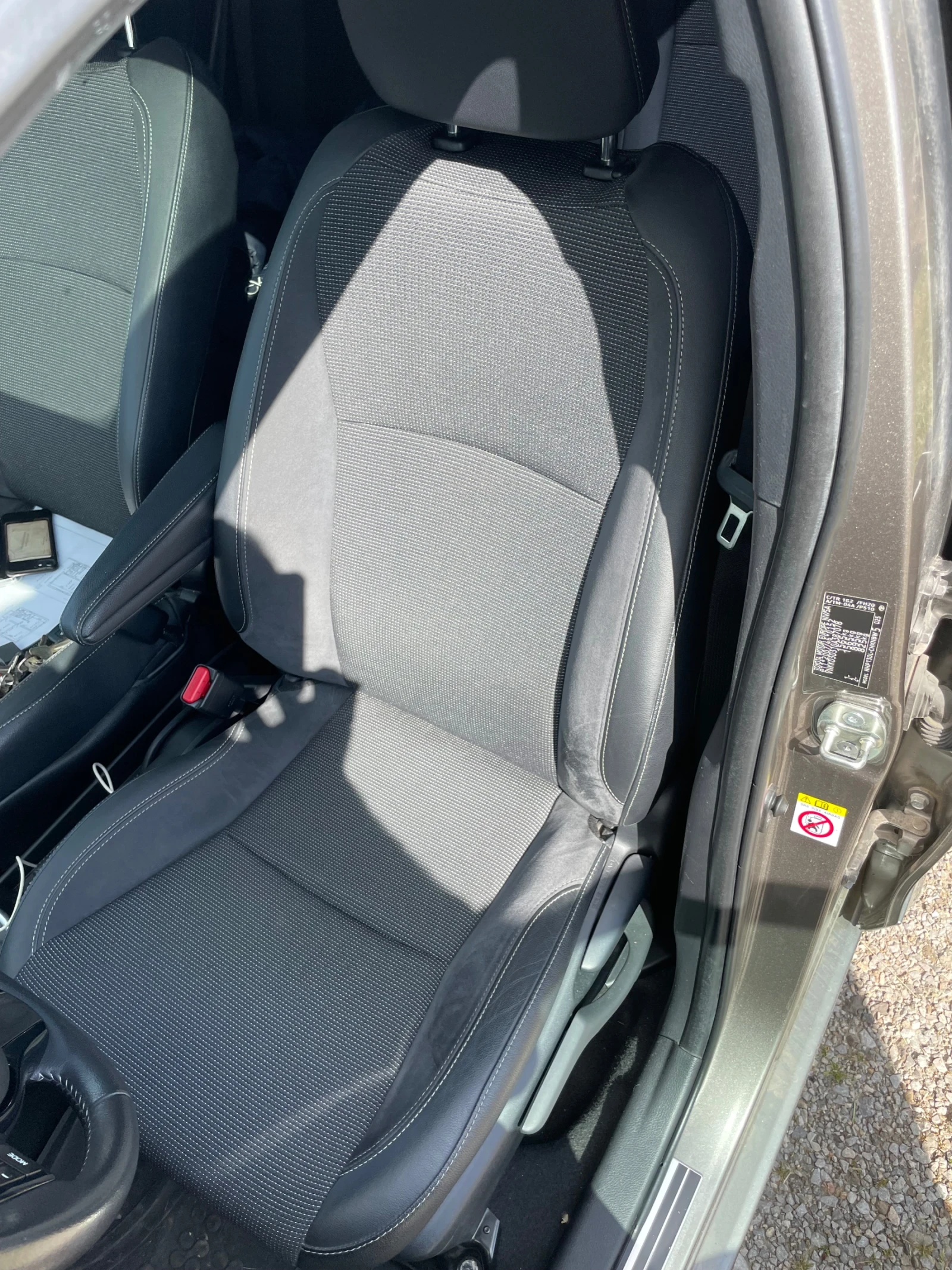Toyota Yaris 1.5 Хибрид  - изображение 9