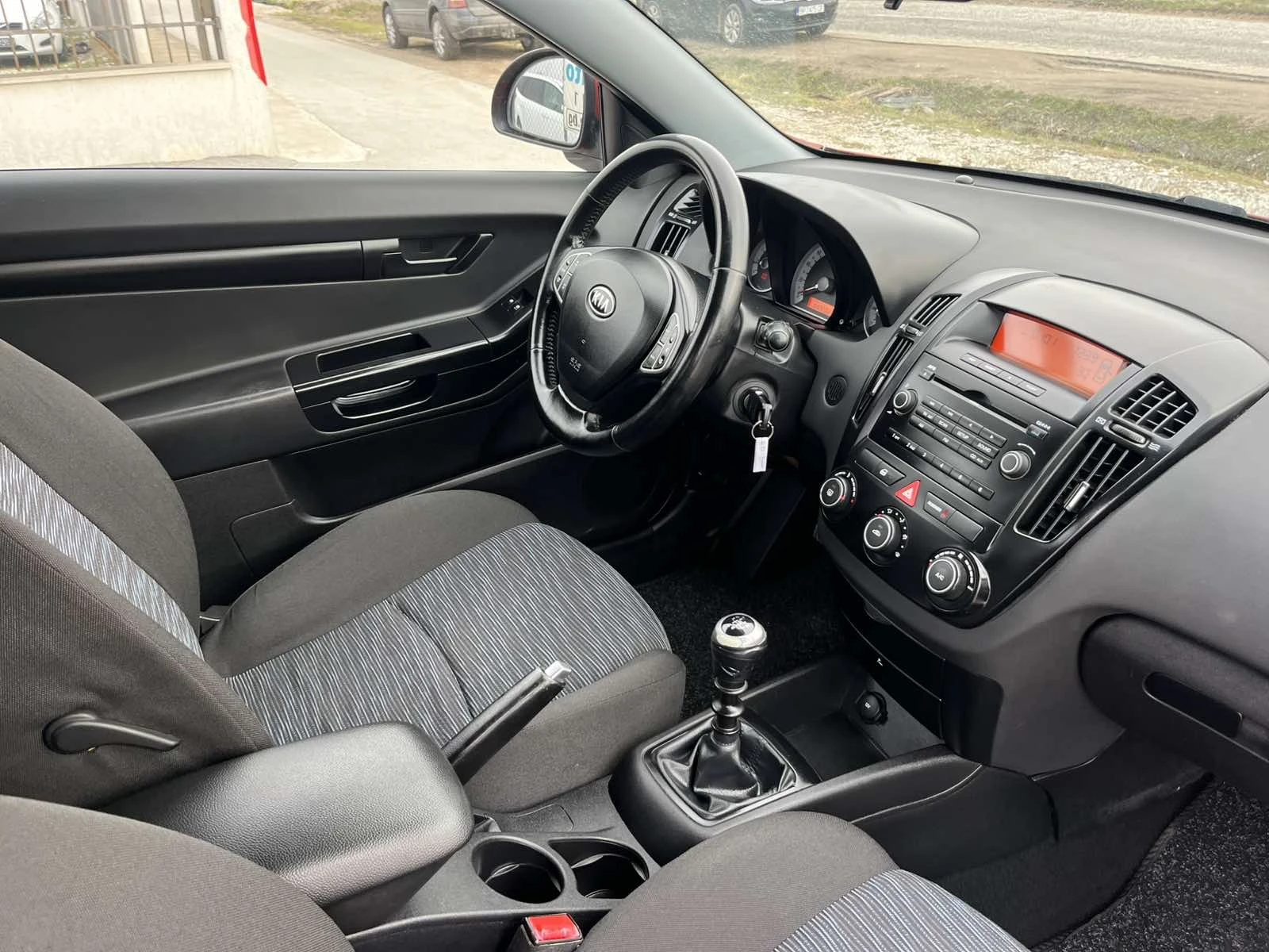 Kia Ceed 1.4I 109�� EURO 4 �������� | Mobile.bg � ����������� 11