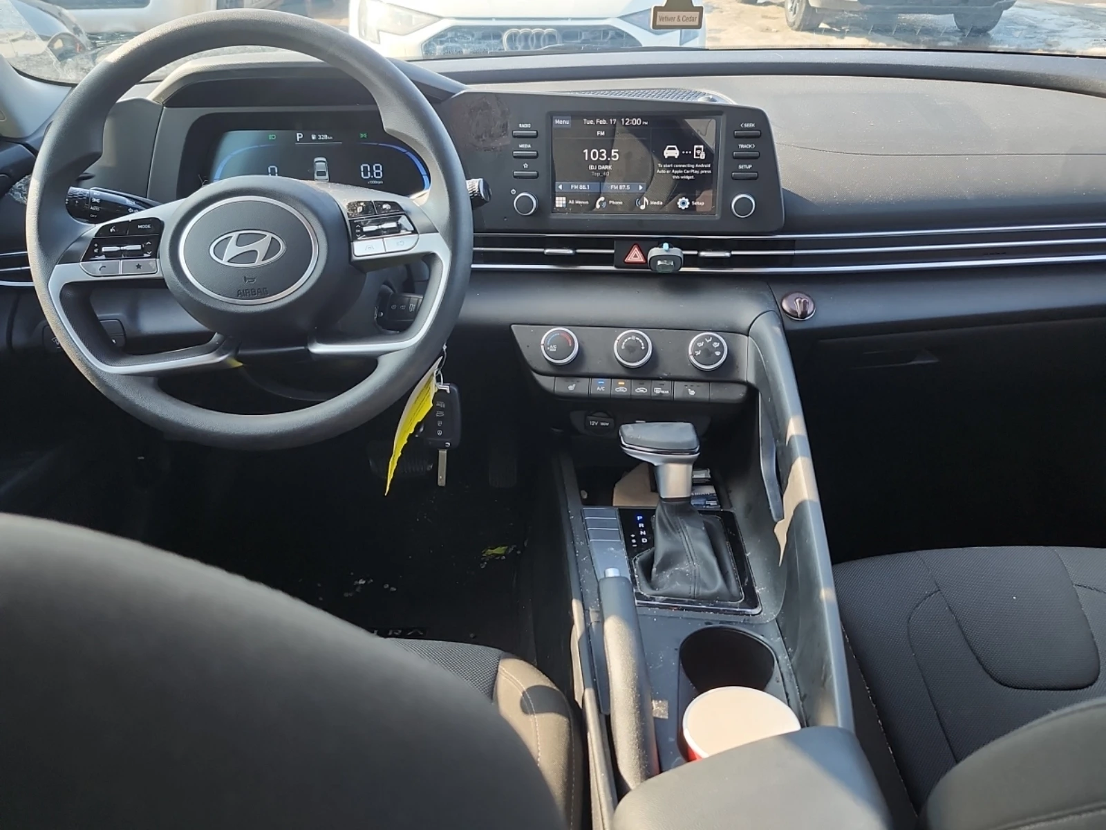 Hyundai Elantra Essential IVT - изображение 8