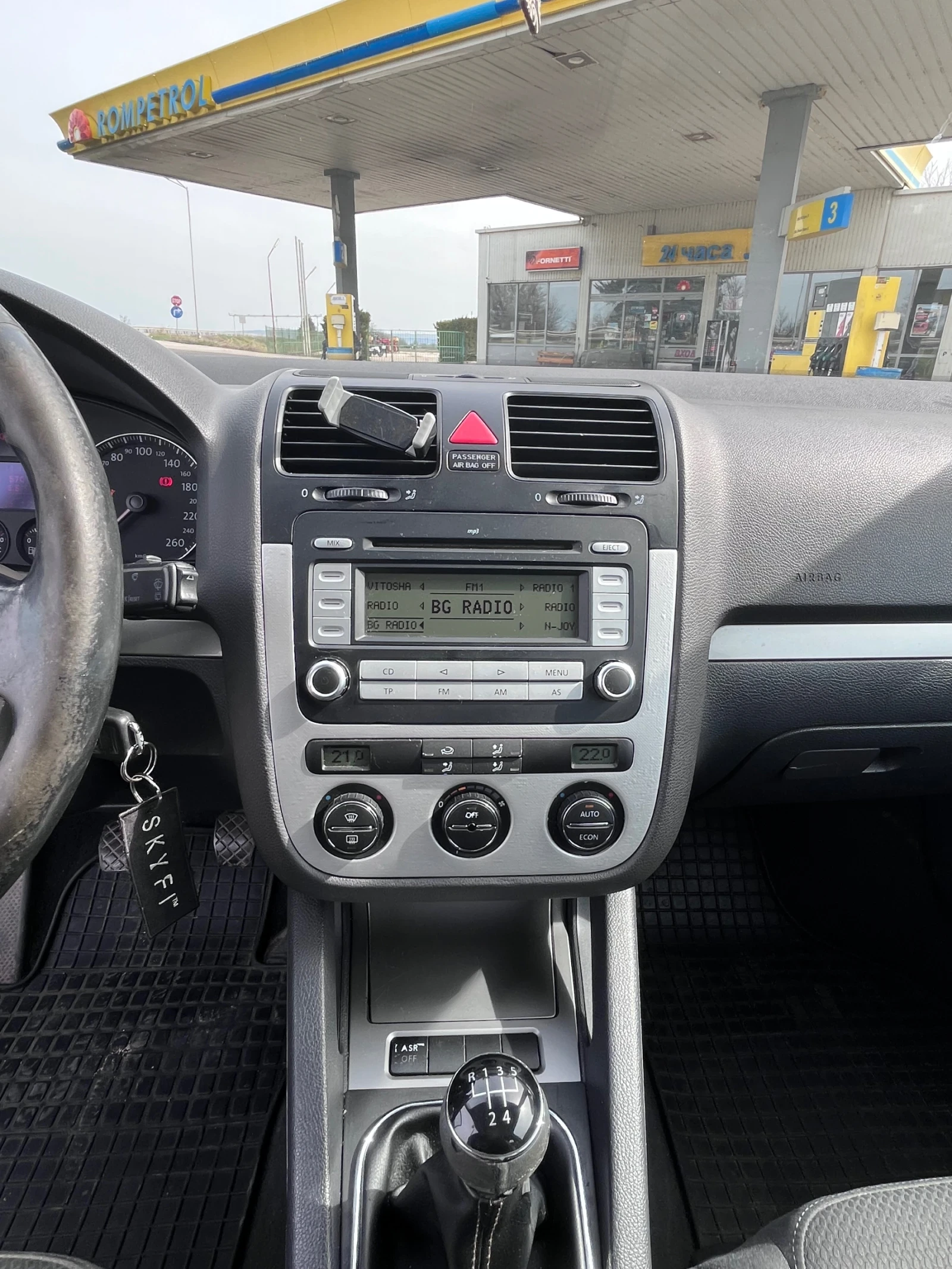 VW Golf 5 1.9TDI , снимка 10 - Автомобили и джипове - 53754348
