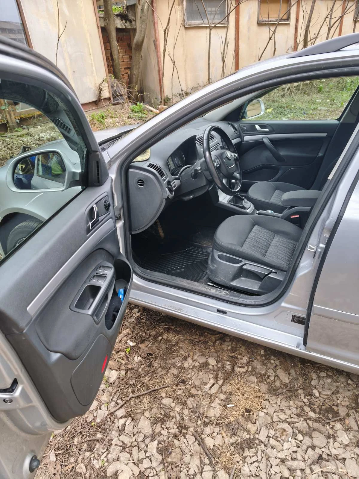 Skoda Octavia 2.0 140 к.с., снимка 5 - Автомобили и джипове - 54001033