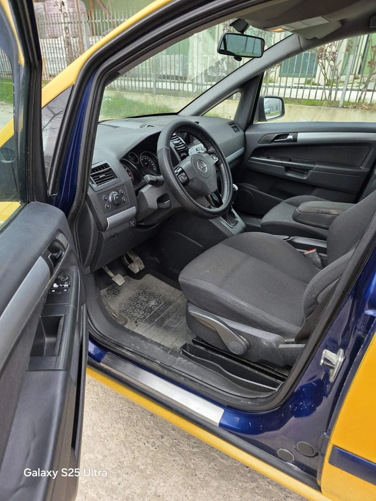 Opel Zafira 1.6, снимка 7 - Автомобили и джипове - 54128471