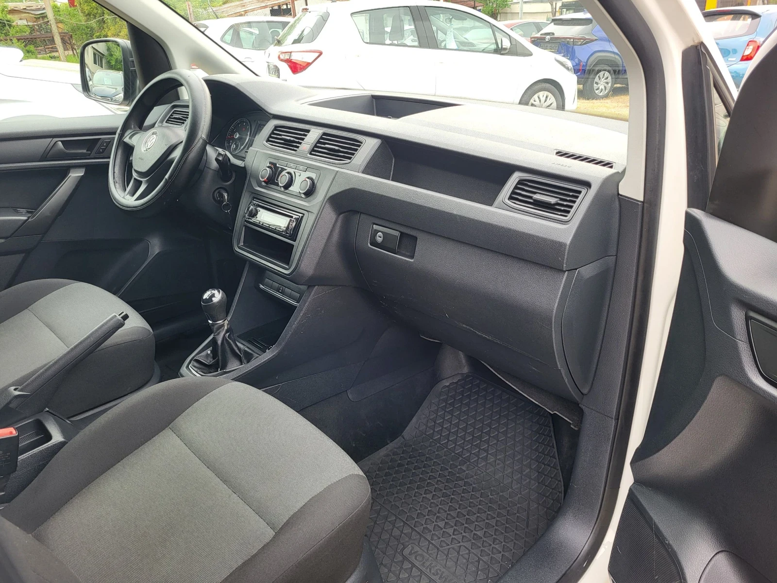 VW Caddy 1.4 МЕТАН / ТОП СЪСТОЯНИЕ , снимка 8 - Автомобили и джипове - 54464396
