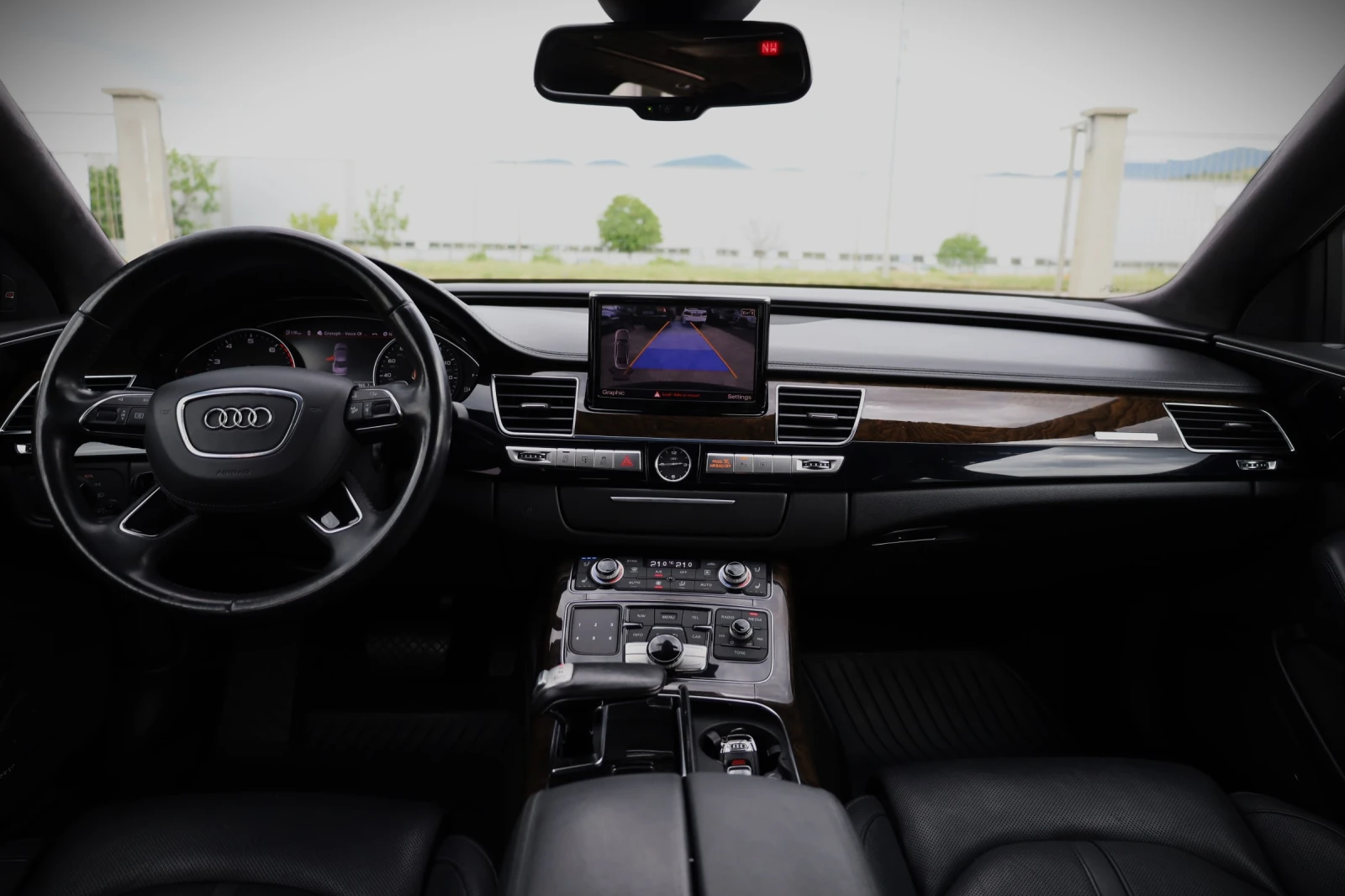 Audi A8 Long 4.0 TFSI S8 optic, снимка 13 - Автомобили и джипове - 54740482
