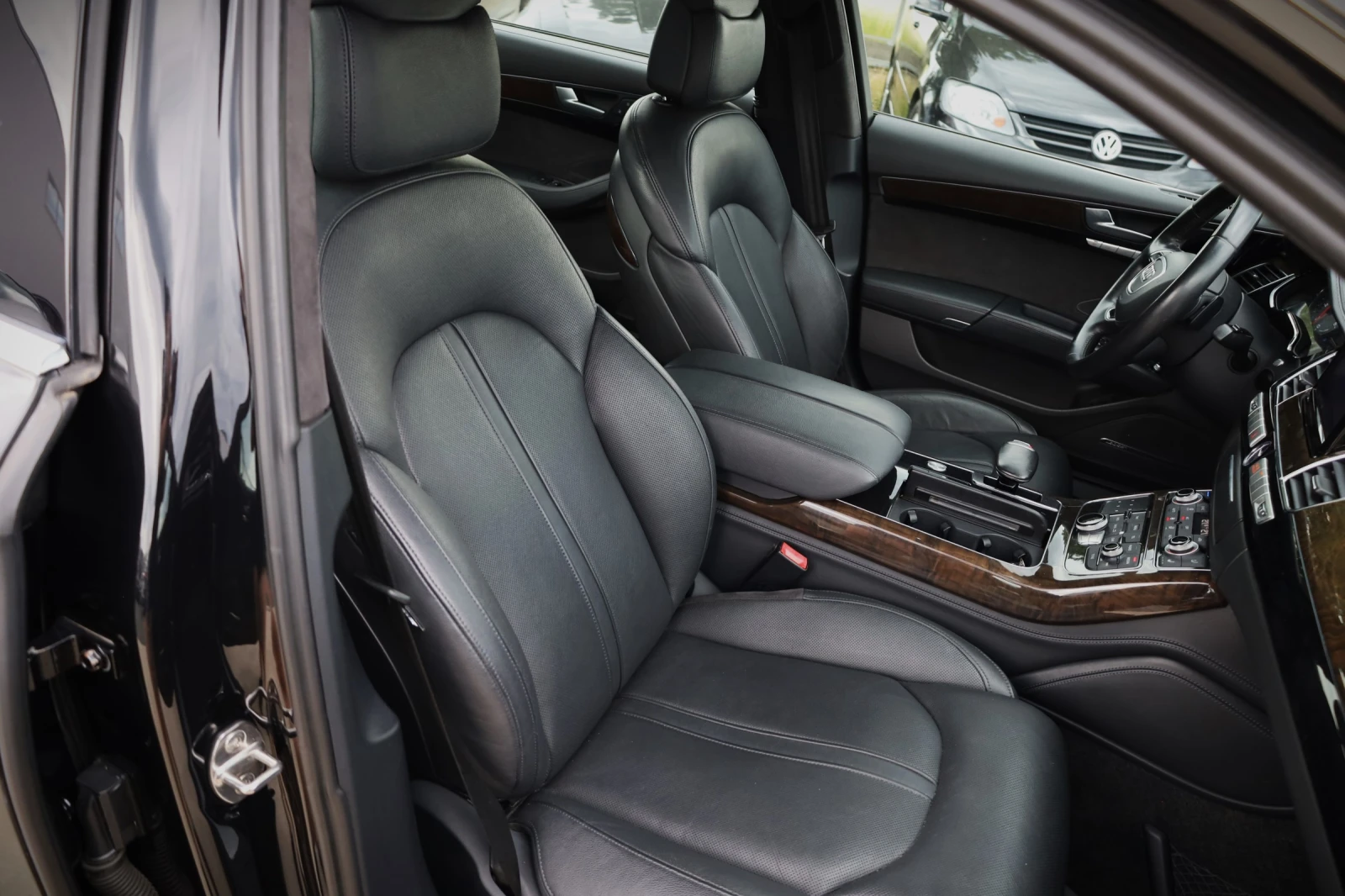 Audi A8 Long 4.0 TFSI S8 optic, снимка 11 - Автомобили и джипове - 54740482