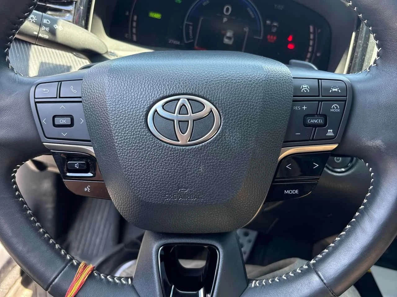 Toyota Camry * SE * CARFAX * ДИСТРОНИК * KEYLESS * ПОДГРЕВИ, снимка 12 - Автомобили и джипове - 54813780