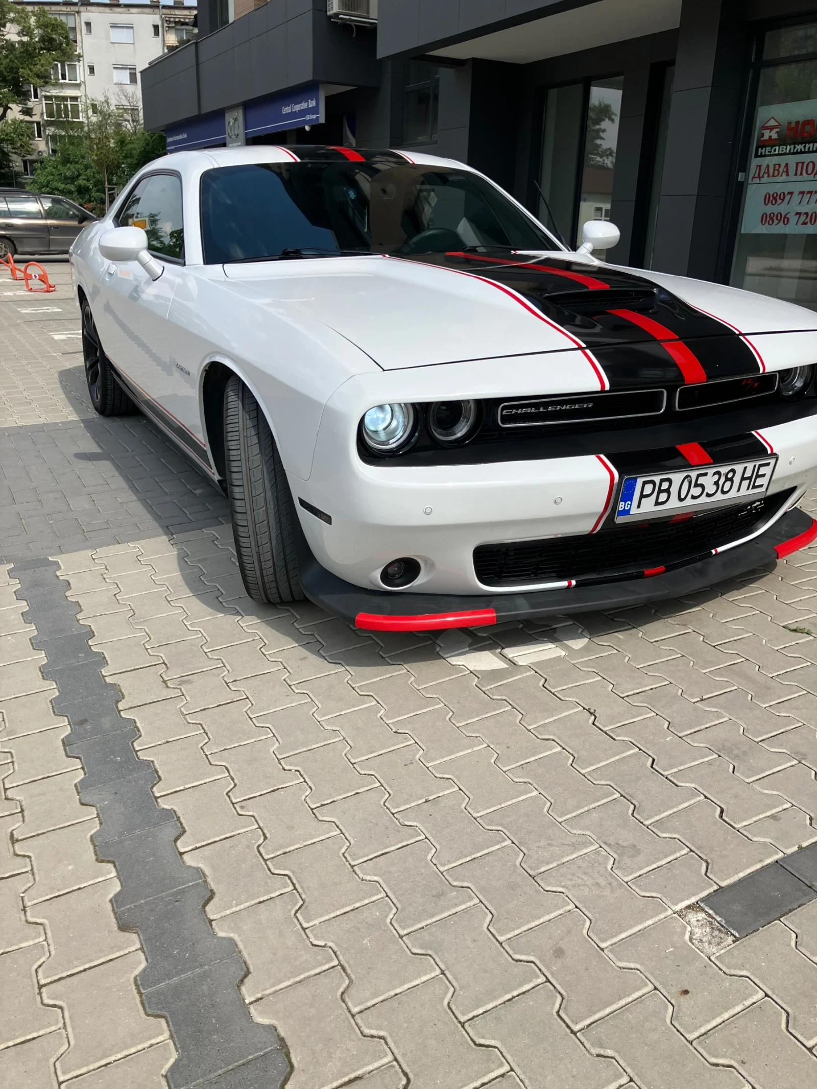 Dodge Challenger, снимка 2 - Автомобили и джипове - 54840057