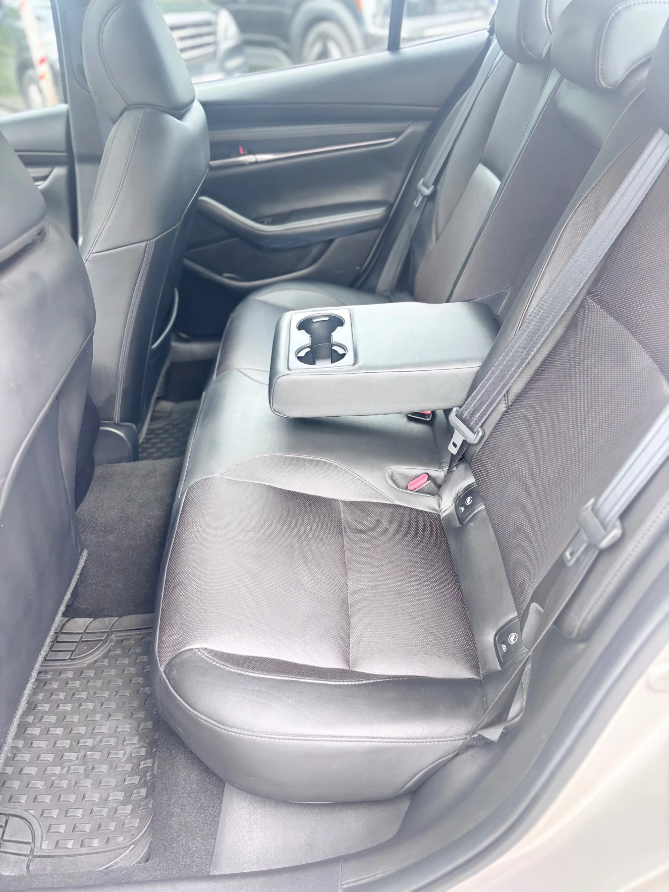 Mazda 3 4x4, снимка 10 - Автомобили и джипове - 55283344