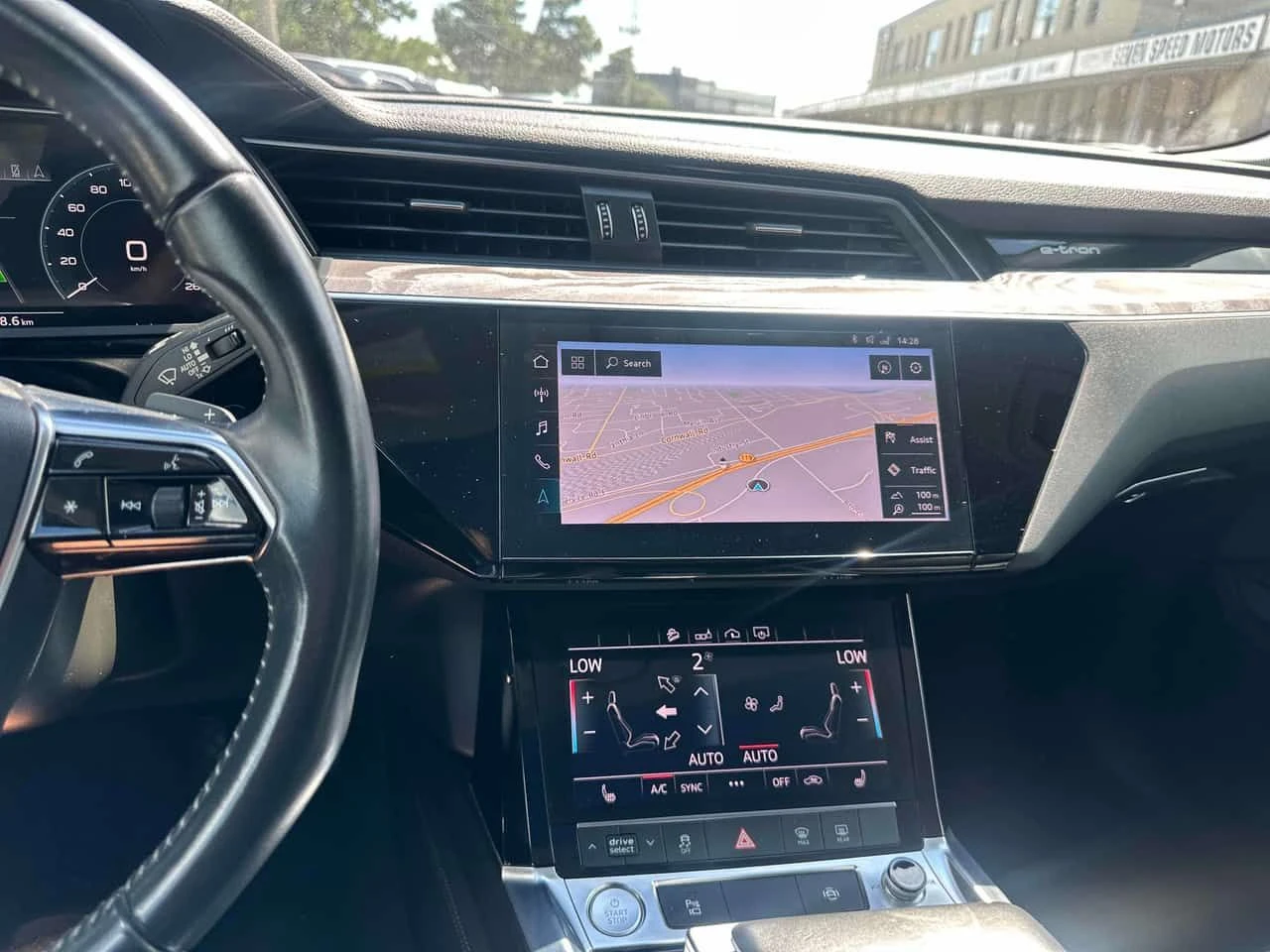 Audi E-Tron * Progressiv * CARFAX * ОПЦИЯ ЗА ФИНАНСИРАНЕ * , снимка 9 - Автомобили и джипове - 55723068