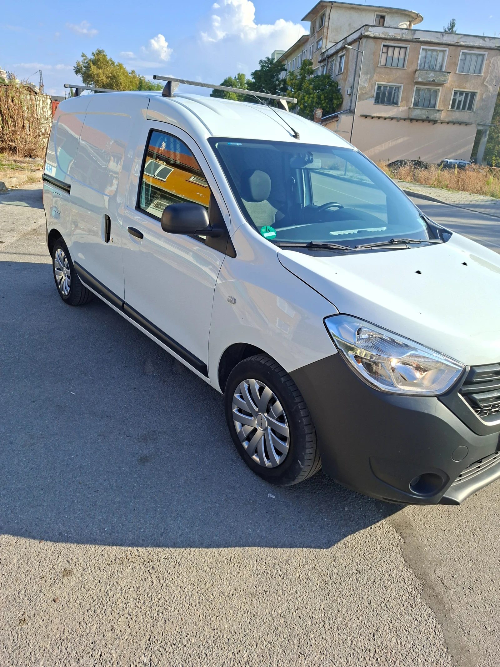 Dacia Dokker 1.5 DCI, снимка 3 - Автомобили и джипове - 55995604