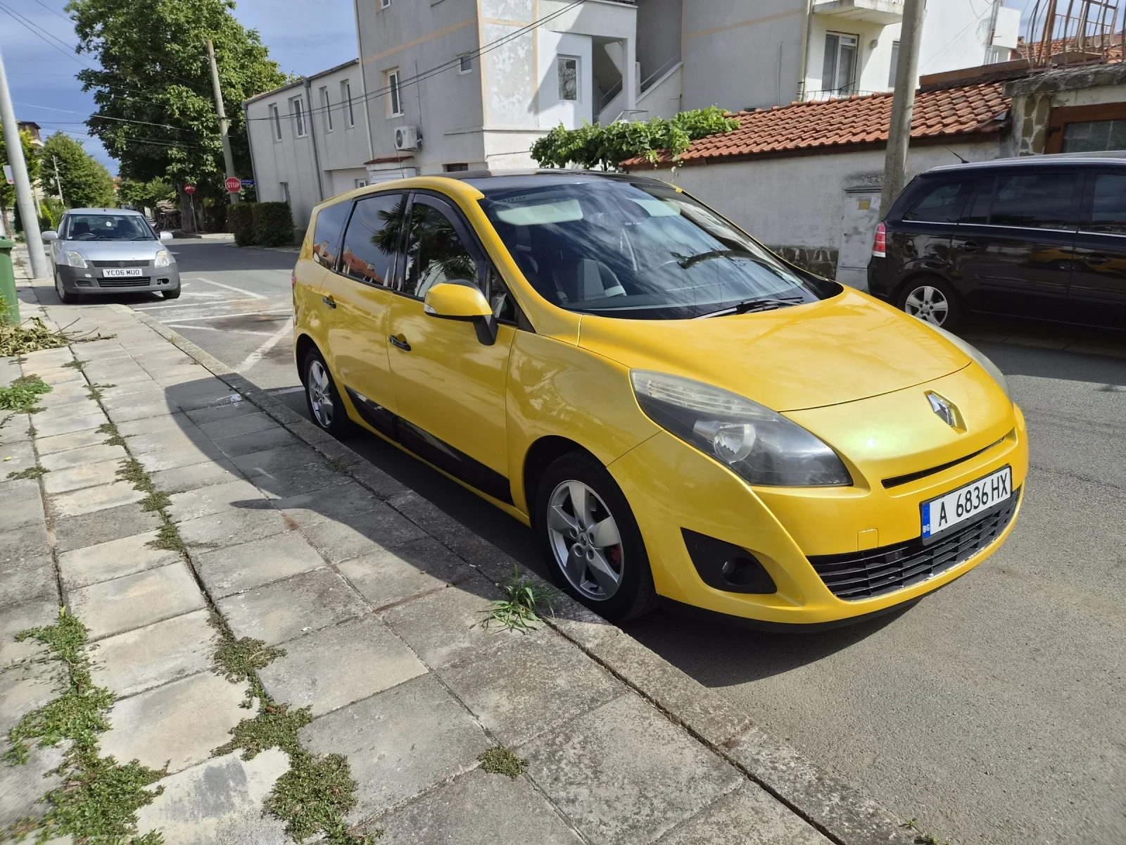 Renault Scenic, снимка 2 - Автомобили и джипове - 56180895